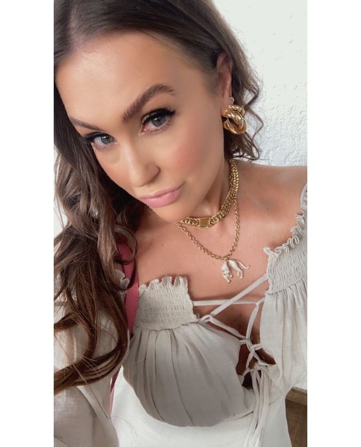 Bethânia Flores.